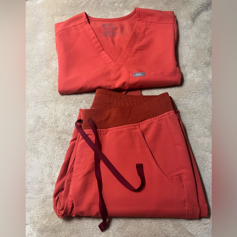 Women’s Figs scrubs
